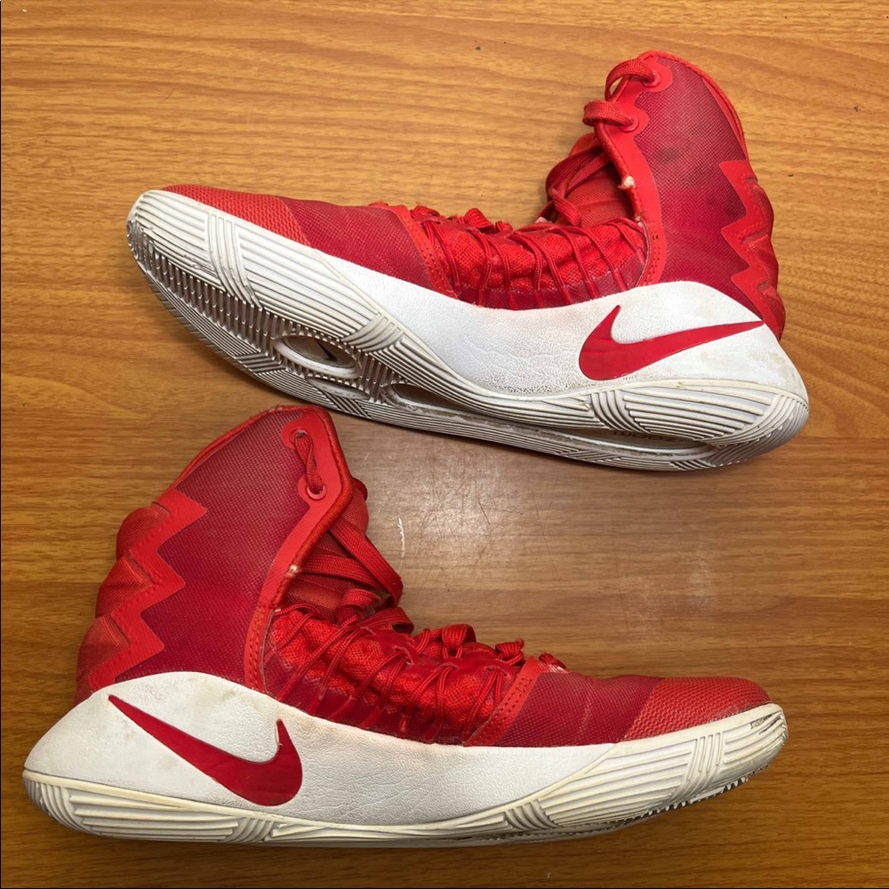 Nike Hyperdunk Red - Picture 2 of 9